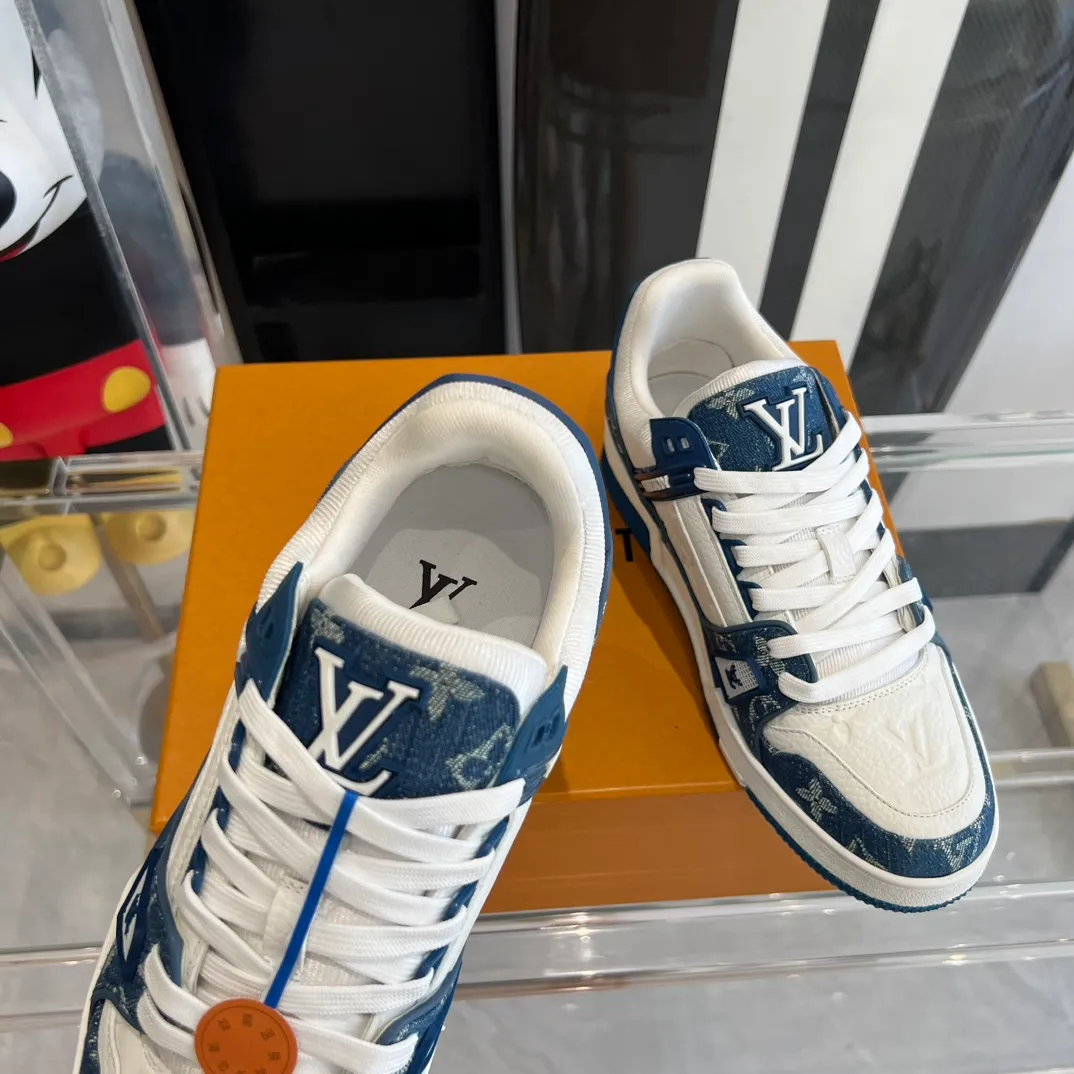 👟👟Ex-factory price 840👟👟 Women's shoes factory Couple model 👫LV Trainer series basketball sneakers🌟 Original molded TPU outsole The texture is the same as the original ⚠️Original development Top version All details are consistent with the original ⚠️ Size: 35-45